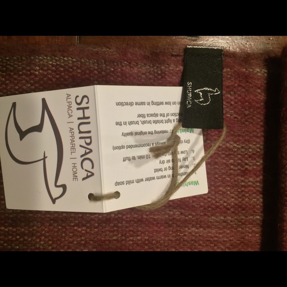 Beautiful Scarf - Picture 2 of 2